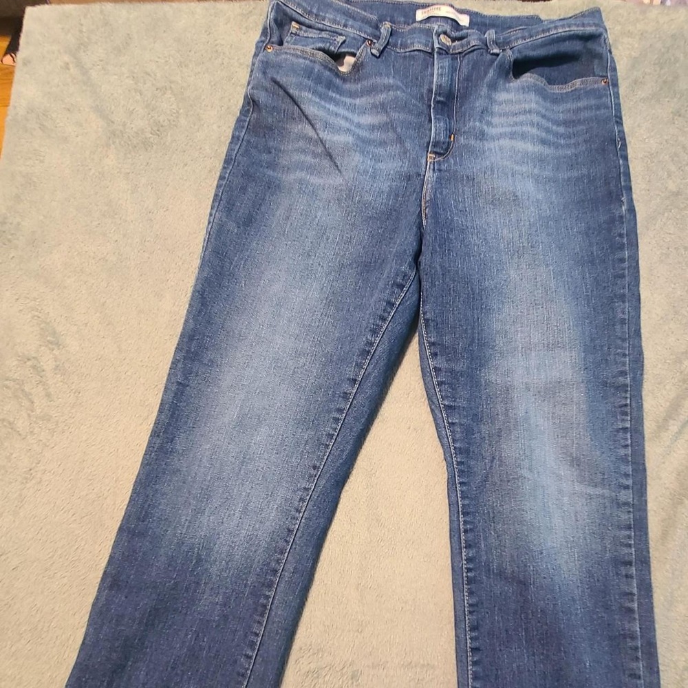 Signature by Levi Strauss Gold Label Shaping Straight Leg Jeans Medium Wash 12S